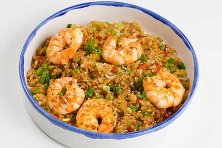 Чесночный рис с креветками
