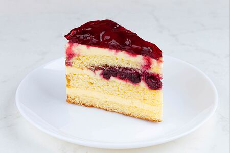 Торт Людмила вишневый (кусочек)