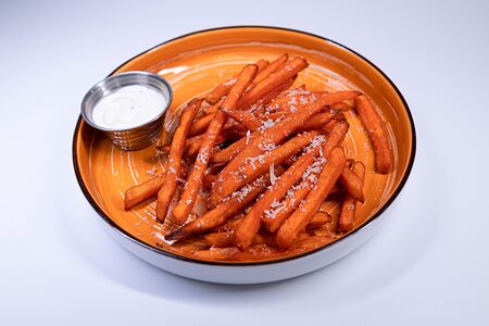 Батат фри со сметанно-чесночным соусом