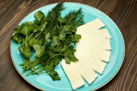 Брынза с зеленью