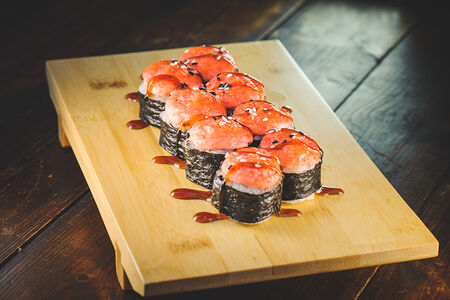 Запеченный ролл с угрем и сыром