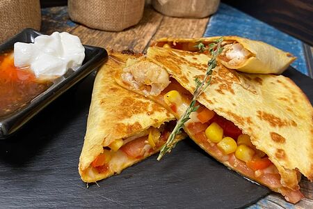 Кесадилья с креветками