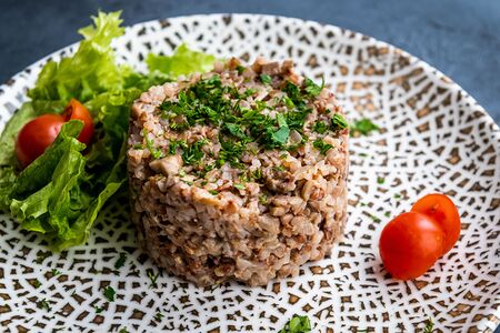 Строганов грибной с гречневой кашей