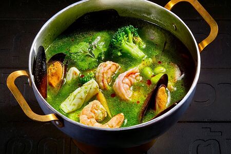 Том ям Green с морепродуктами