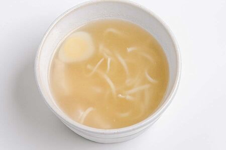 Куриный бульон с лапшой