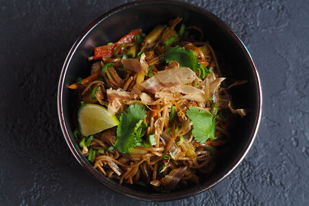 Удон со свининой