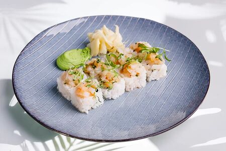 Ролл с гребешком