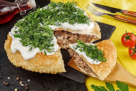 Пирог со свининой и говядиной