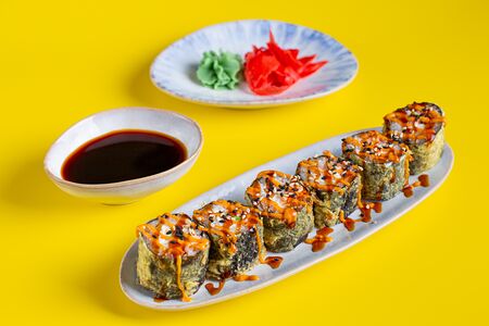 Ролл Темпура с угрем и сыром филадельфия