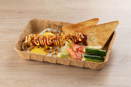 Глазунья с колбаской