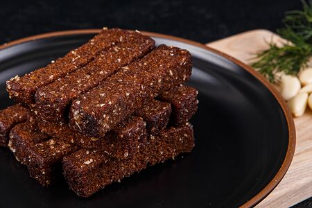 Гренки с соусом