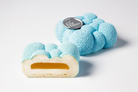 Муссовое пирожное Пина колада