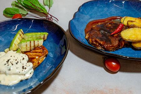 Cвинoй стейк