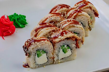 Ролл Филадельфия с угрем