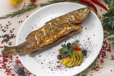 Жареный сибас с гарниром