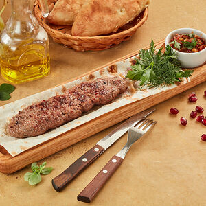 Люля-кебаб с соусом сацебели