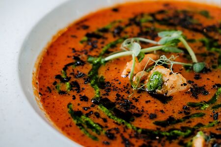 Томатный суп с морепродуктами