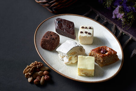 Ассорти из восточных сладостей