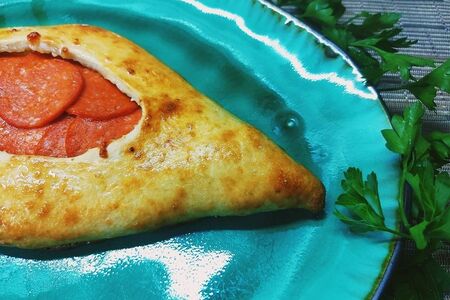 Хачапури по-аджарски с пепперони