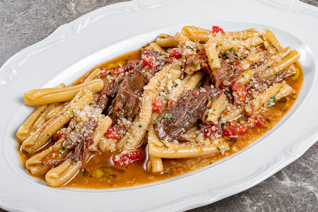 Казаречче с томленой щекой