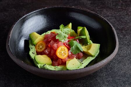 Тартар из тунца с крем чизом