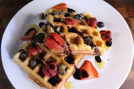 Бельгийские вафли с фруктами