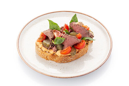 Брускетта с ростбифом
