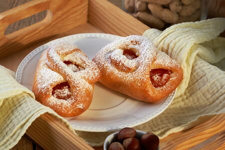 Пирожок с курагой