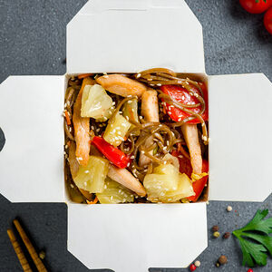 Вок По-тайски с лапшой соба