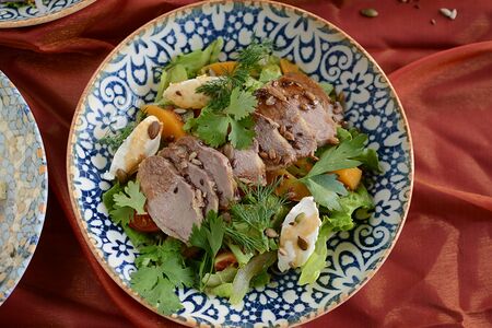 Салат с утиной грудкой