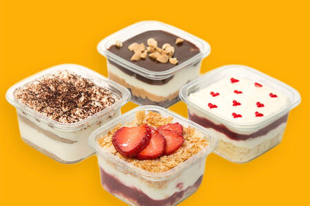 Набор пирожных в стаканчиках