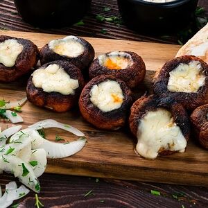 Шампиньоны с сыром на гриле