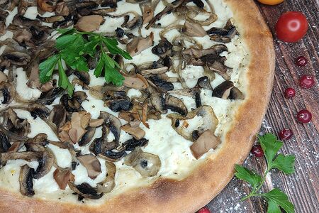 Пицца С ветчиной и грибами