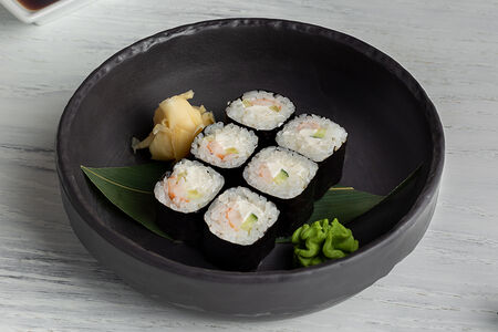 Ролл со сливочным сыром и креветкой