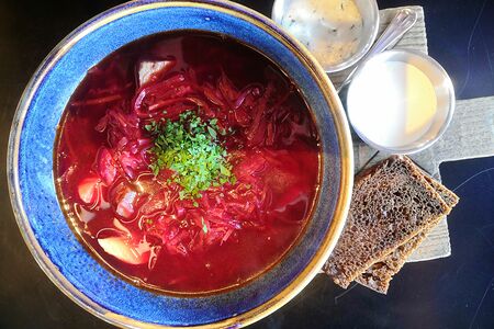 Борщ классический со сметаной