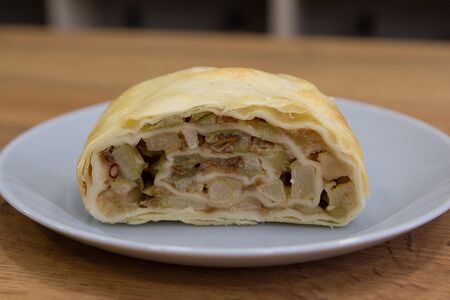 Штрудель яблочный