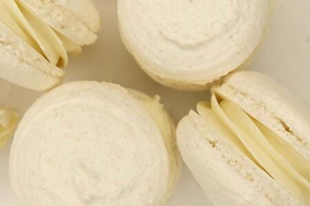 Макарон кокос-ягодный щербет