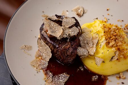 Филе миньон с фуа-гра и труфелем