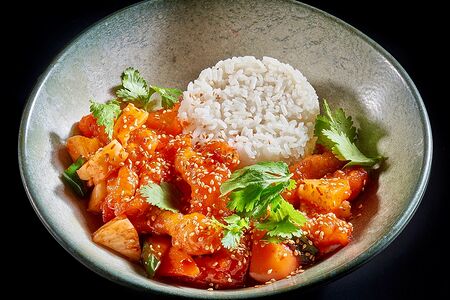 Курица с овощами и ананасом (острая)