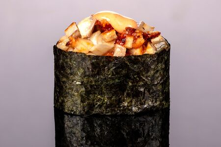 Гункан Спайси-угорь