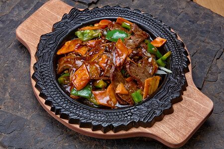 Телятина с овощами