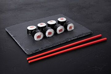 Ролл с тунцом