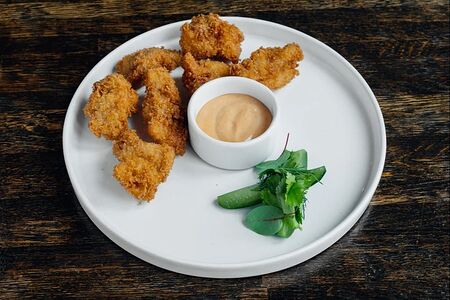 Хрустящее куриное бедро с кимчи-майо