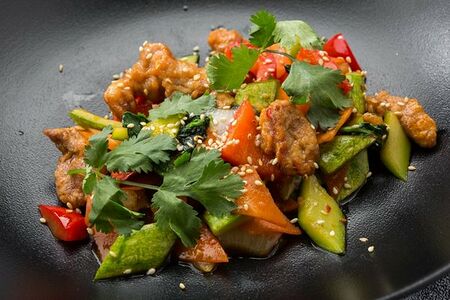 Курица с овощами в кисло-сладком соусе