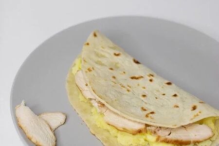 Кыстыбый с картофелем и с кусочками копченой курицы