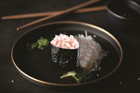 Фуд Эби спайси гункан