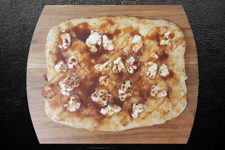 Пицца Абрикос и крем-чиз