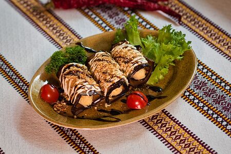Рулетики из баклажанов с сыром