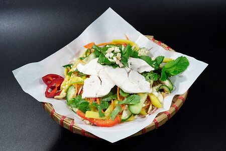 Салат с курицей