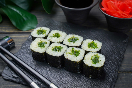 Ролл с чукой